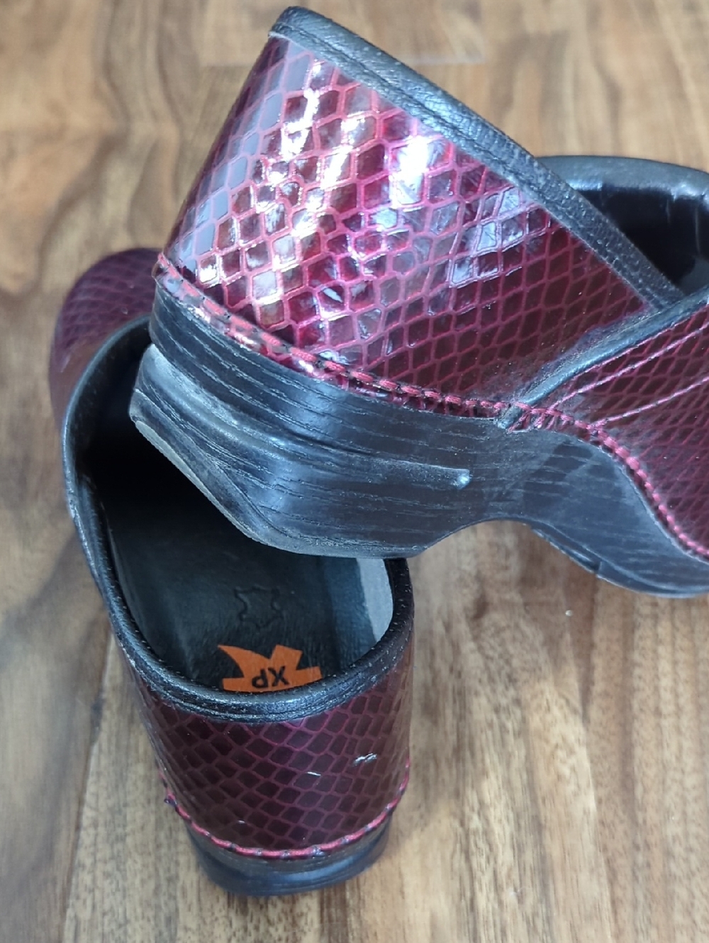Dansko XP Burgundy Snake Print Leather Clog 38 - Picture 7 of 8